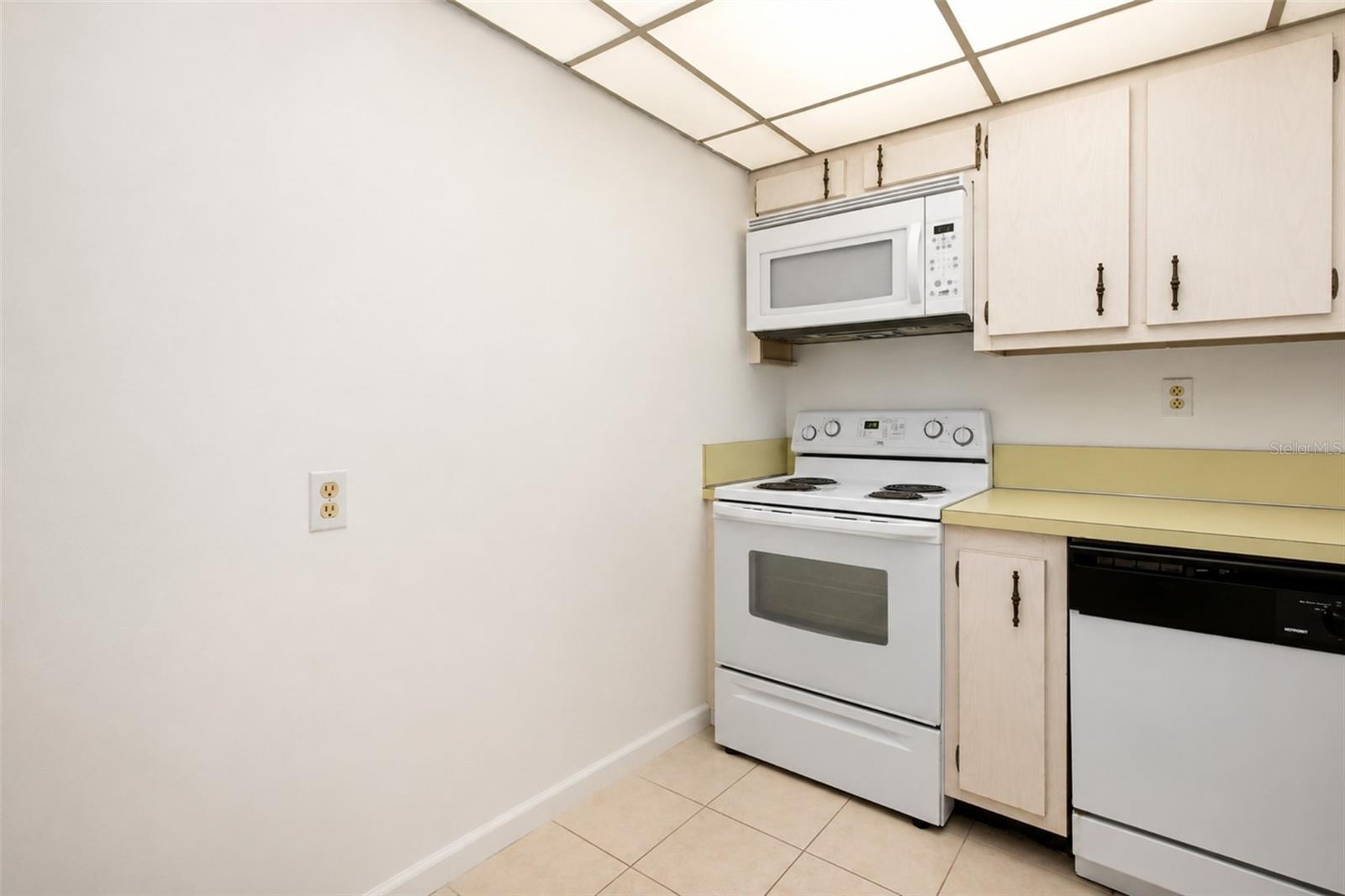 3540 S Ocean Blvd #808w Property Photo 10