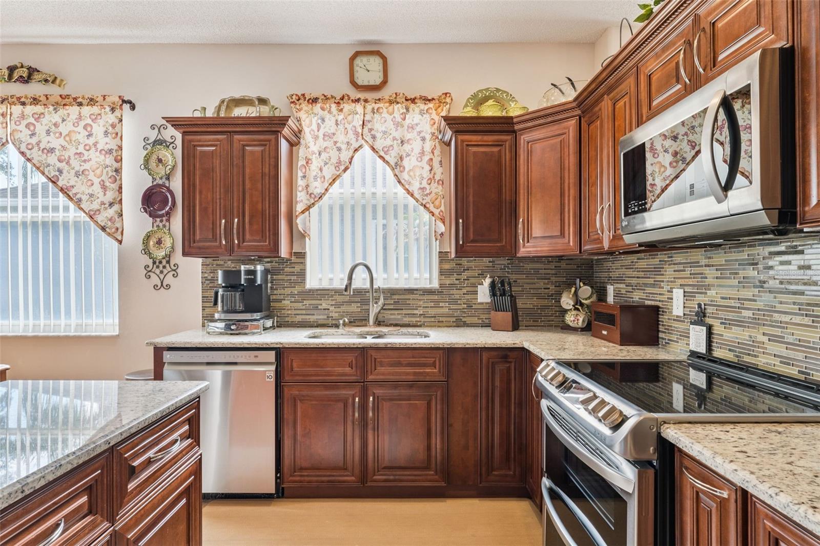 9955 Medallion Bluff Ln Property Photo 12