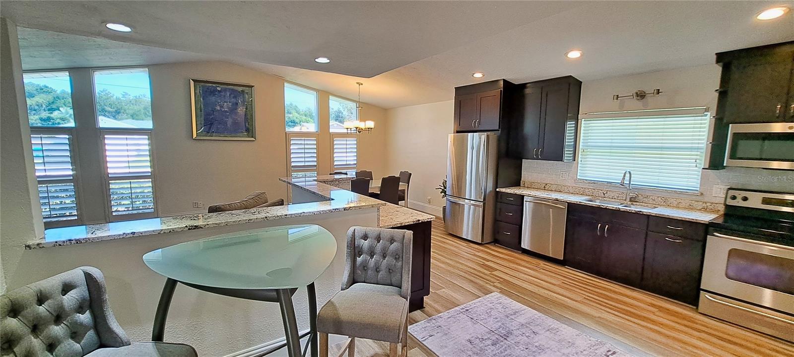 2400 Lauderdale Ct Property Photo 4