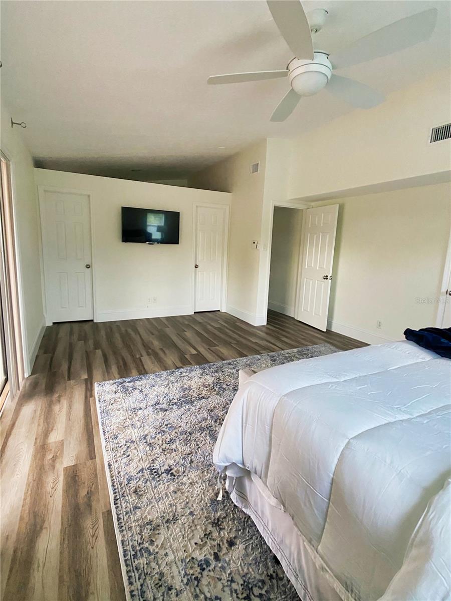 2400 Lauderdale Ct Property Photo 9
