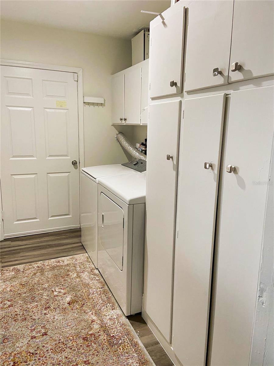 2400 Lauderdale Ct Property Photo 24