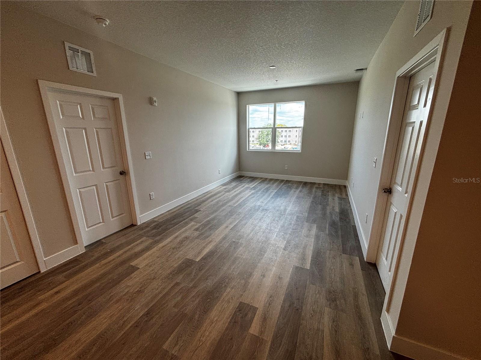 4424 S Texas Ave #304 Property Photo 2