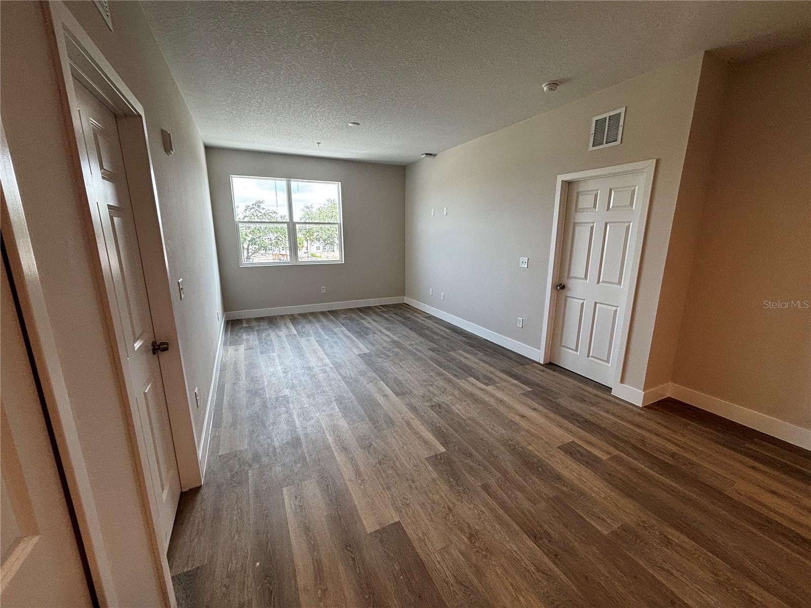 4424 S Texas Ave #304 Property Photo 6
