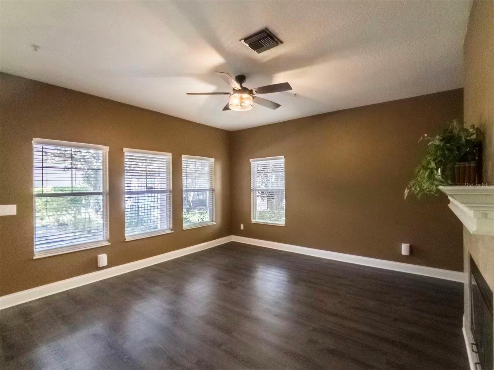 7174 Regina Way Property Photo 4