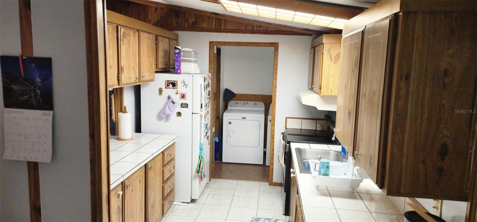 121 Pine Tree Dr Property Photo 4