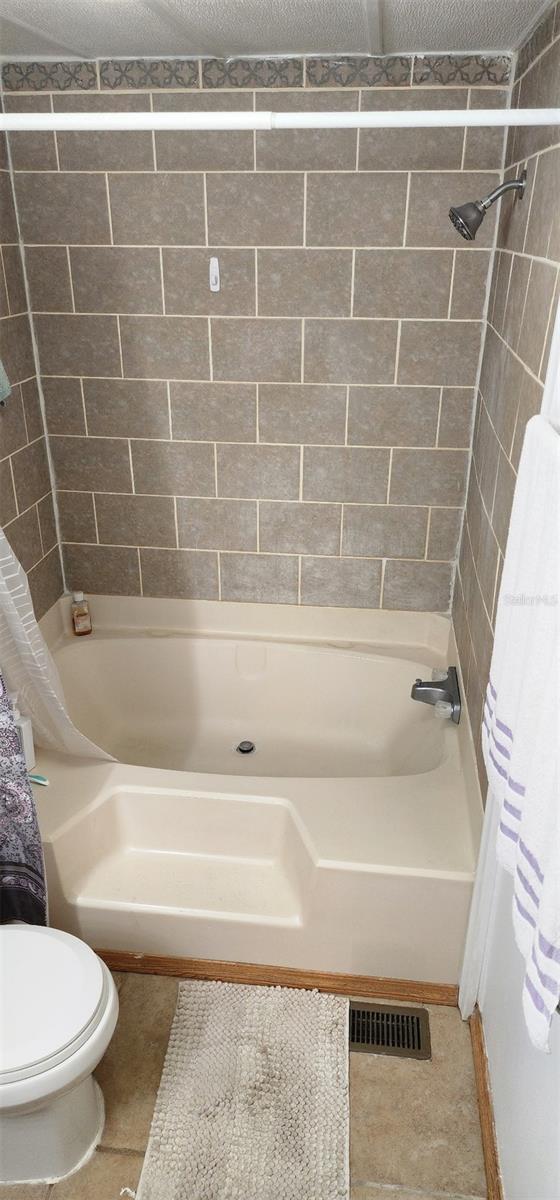 121 Pine Tree Dr Property Photo 8