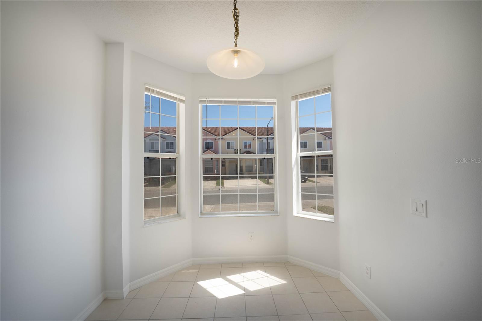 1241 S Beach Cir Property Photo 4