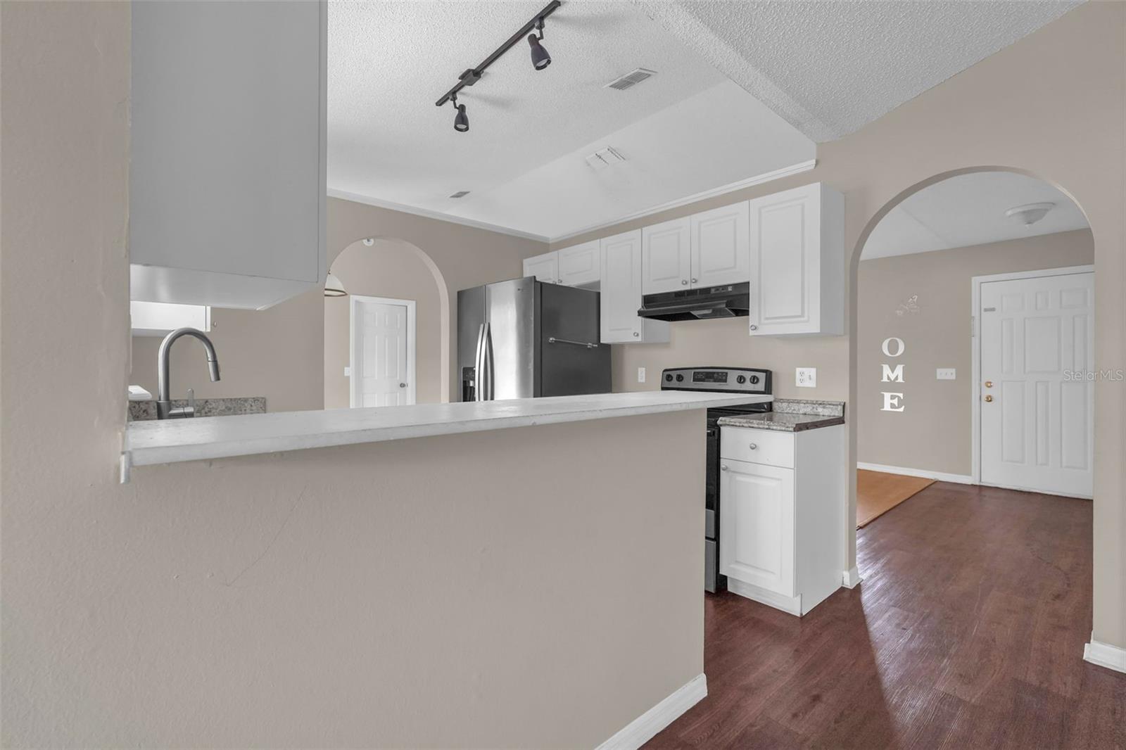 525 Carlsbad Dr Property Photo 6