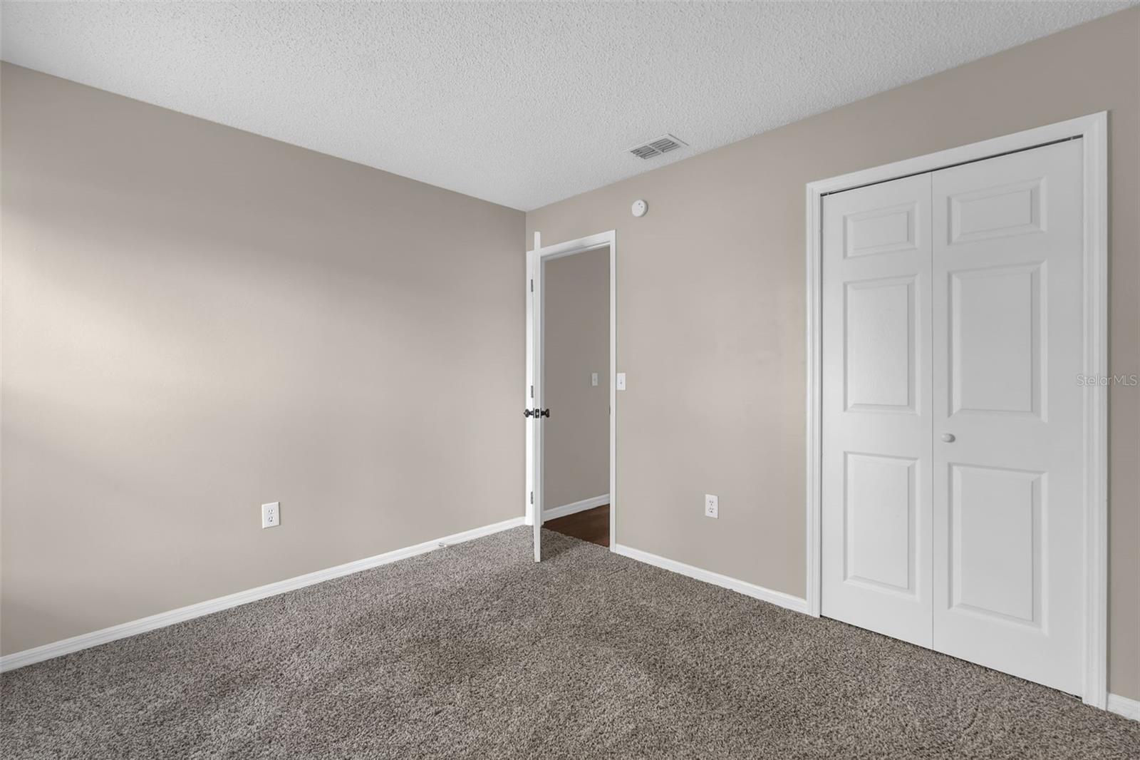 525 Carlsbad Dr Property Photo 16