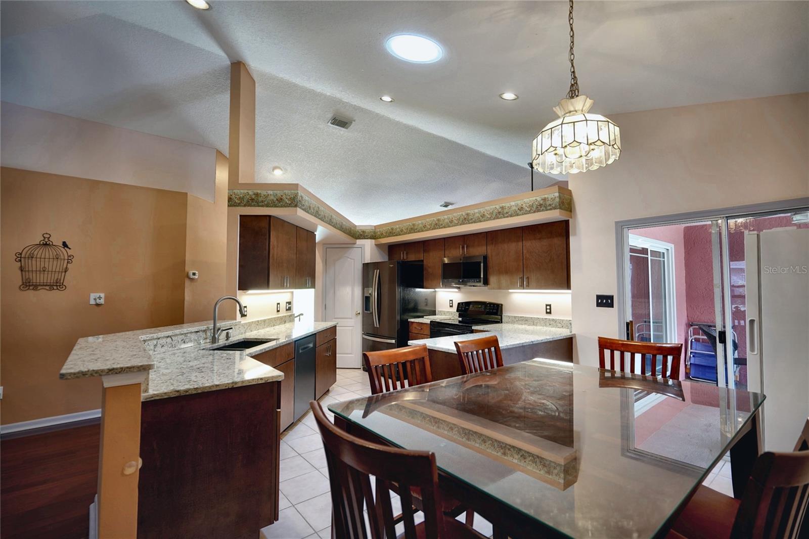 11208 Haskell Dr Property Photo 7