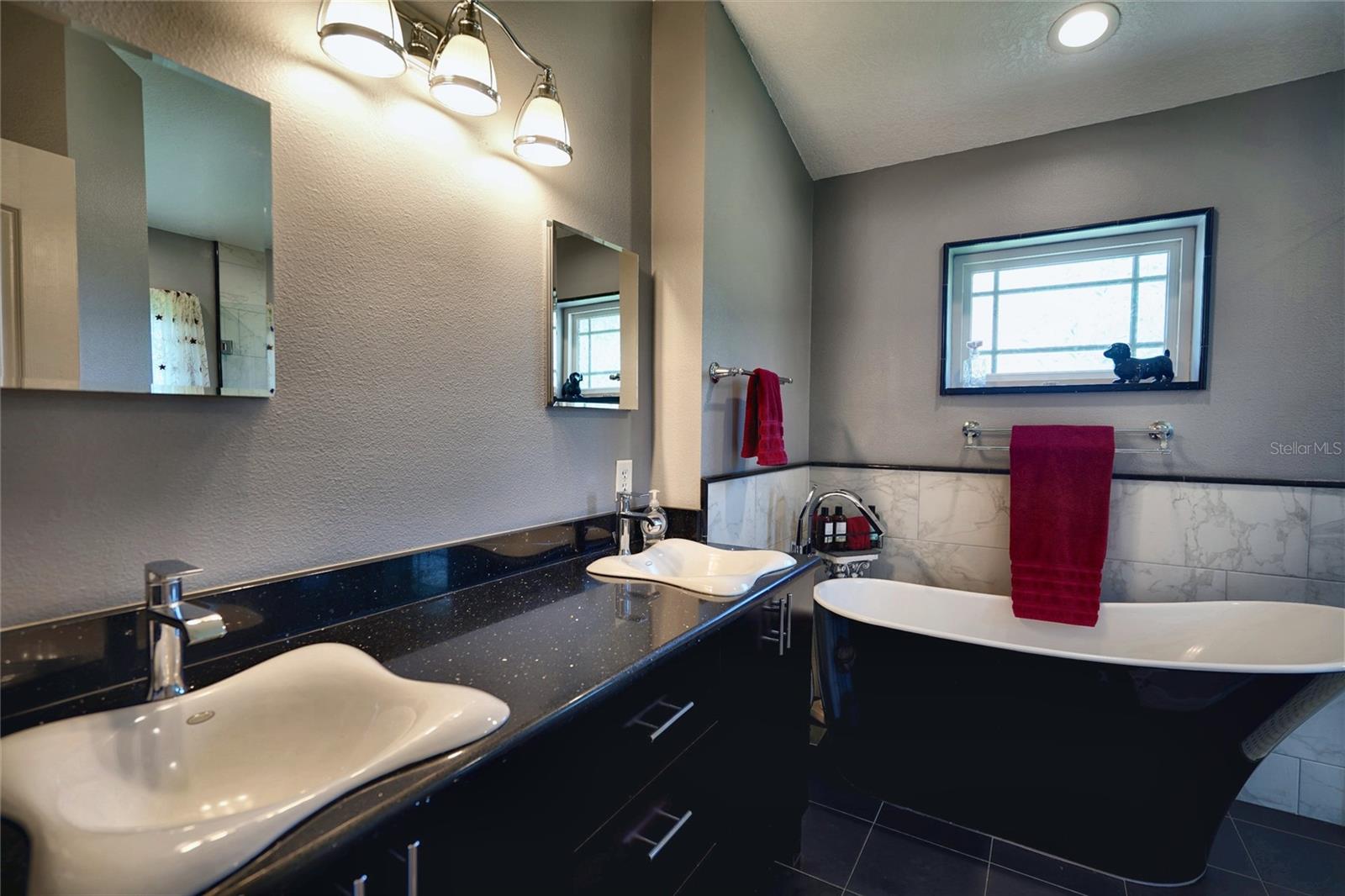 11208 Haskell Dr Property Photo 13