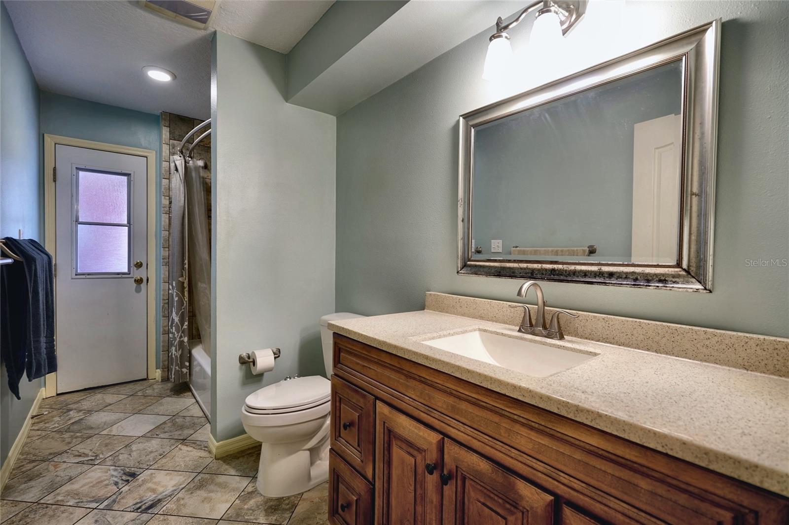 11208 Haskell Dr Property Photo 18