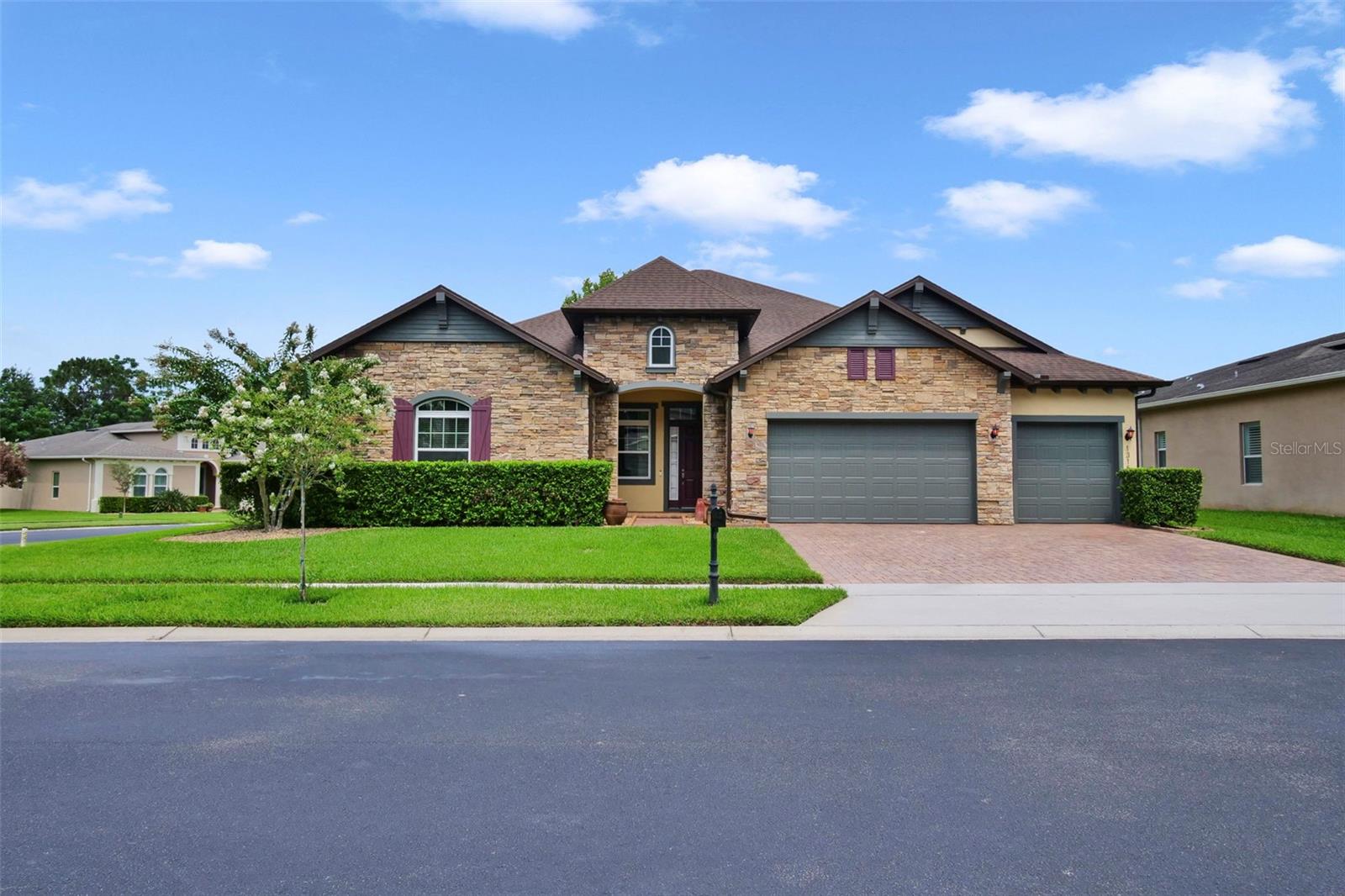 1315 Arden Oaks Dr Property Photo 3