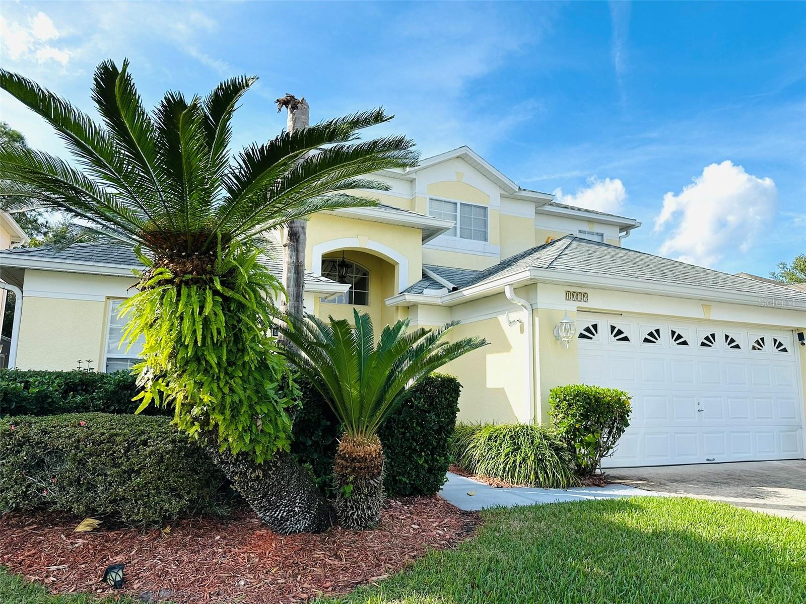 1049 LAKE BERKLEY DR