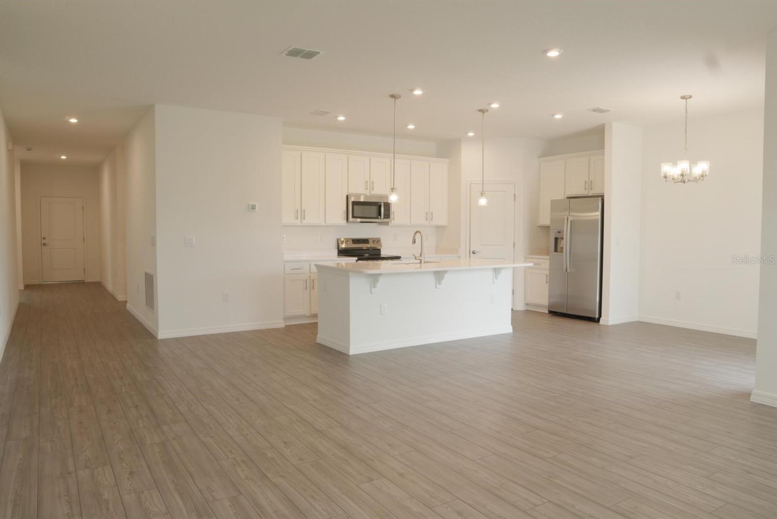 1762 Flag St Property Photo 3