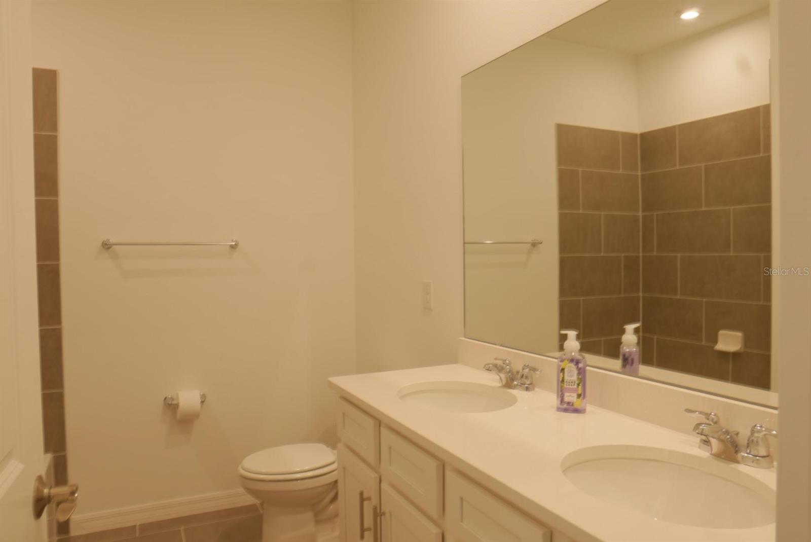 1762 Flag St Property Photo 7