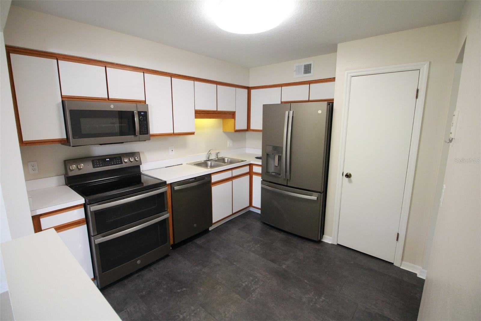5301 White Cliff Ln #2 Property Photo 6