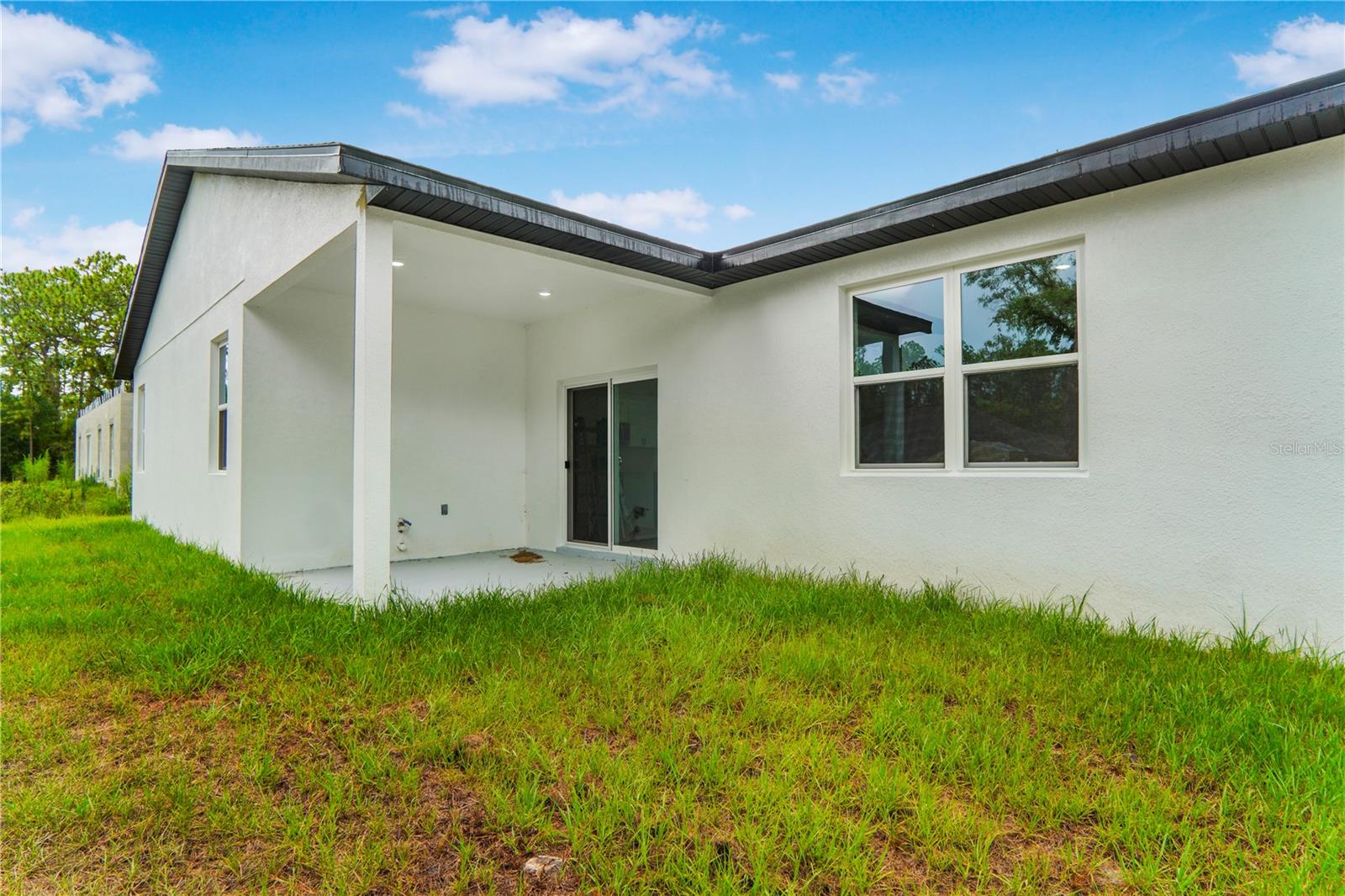 1948 W Adelia Pl Property Photo 3