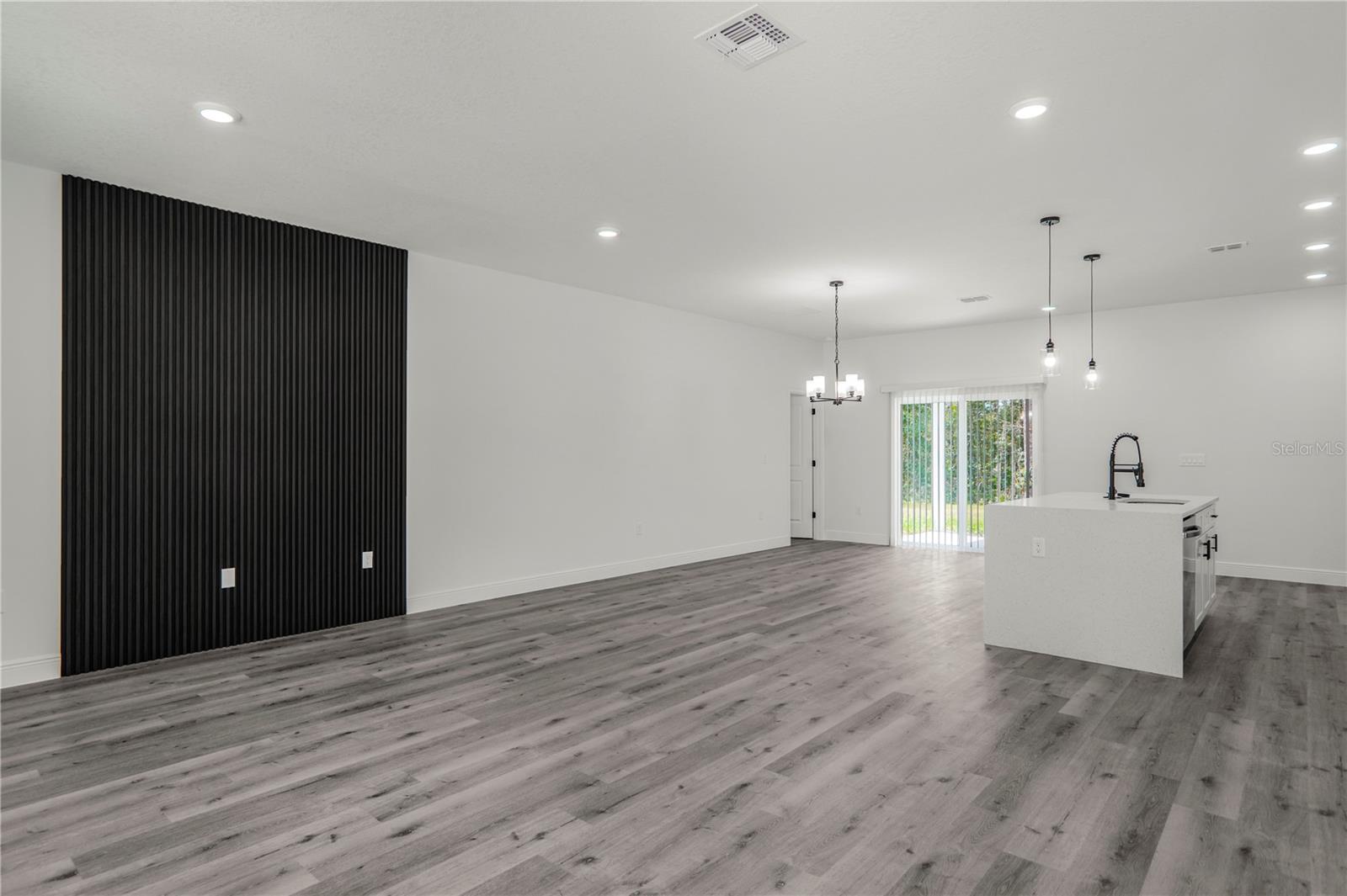 1948 W Adelia Pl Property Photo 12