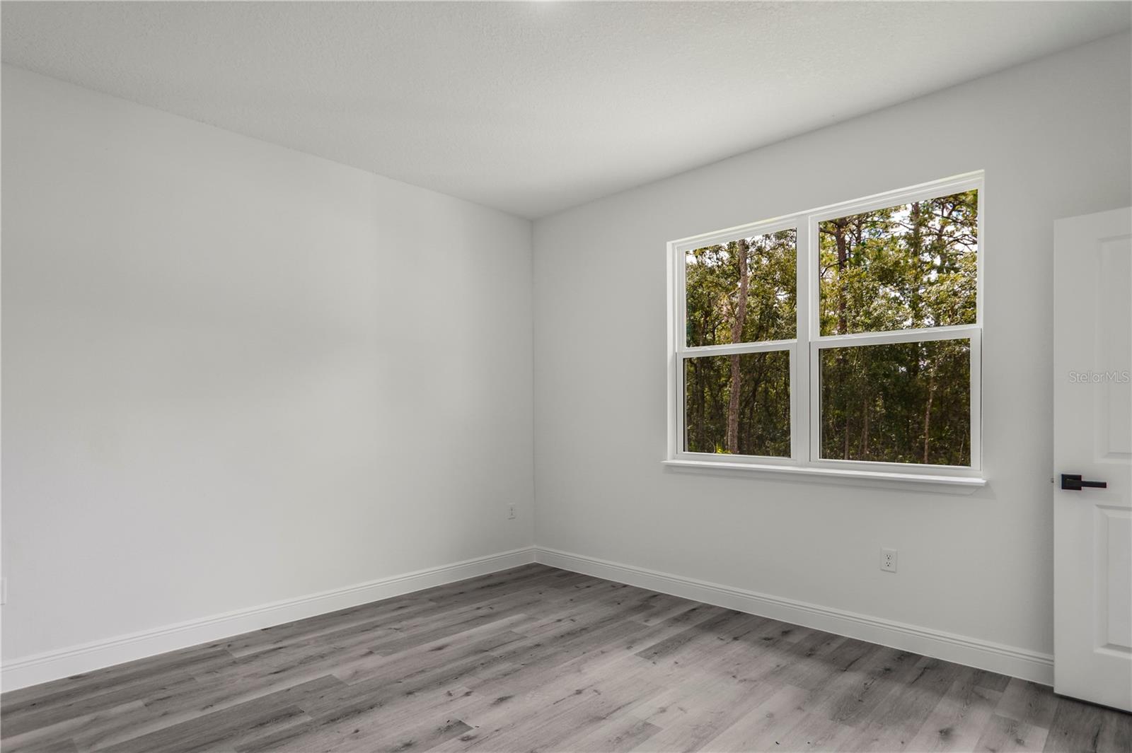1948 W Adelia Pl Property Photo 16