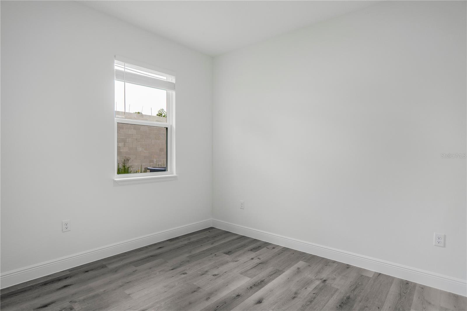 1948 W Adelia Pl Property Photo 28