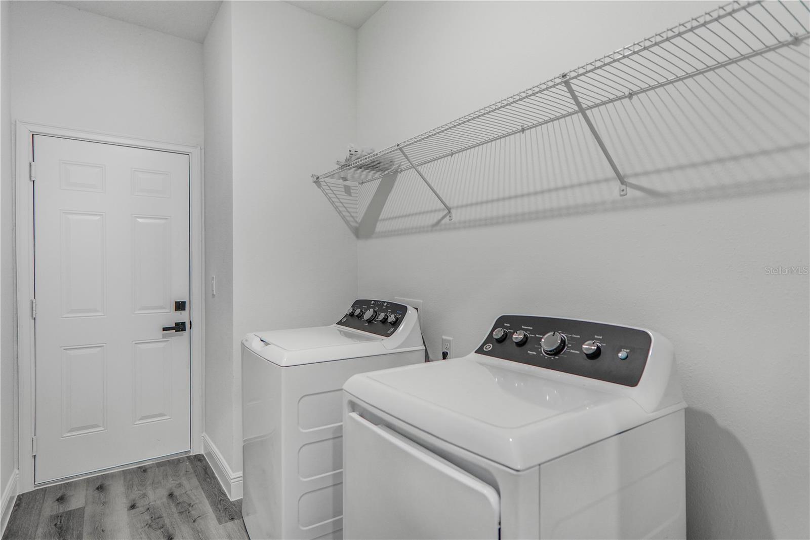 1948 W Adelia Pl Property Photo 31