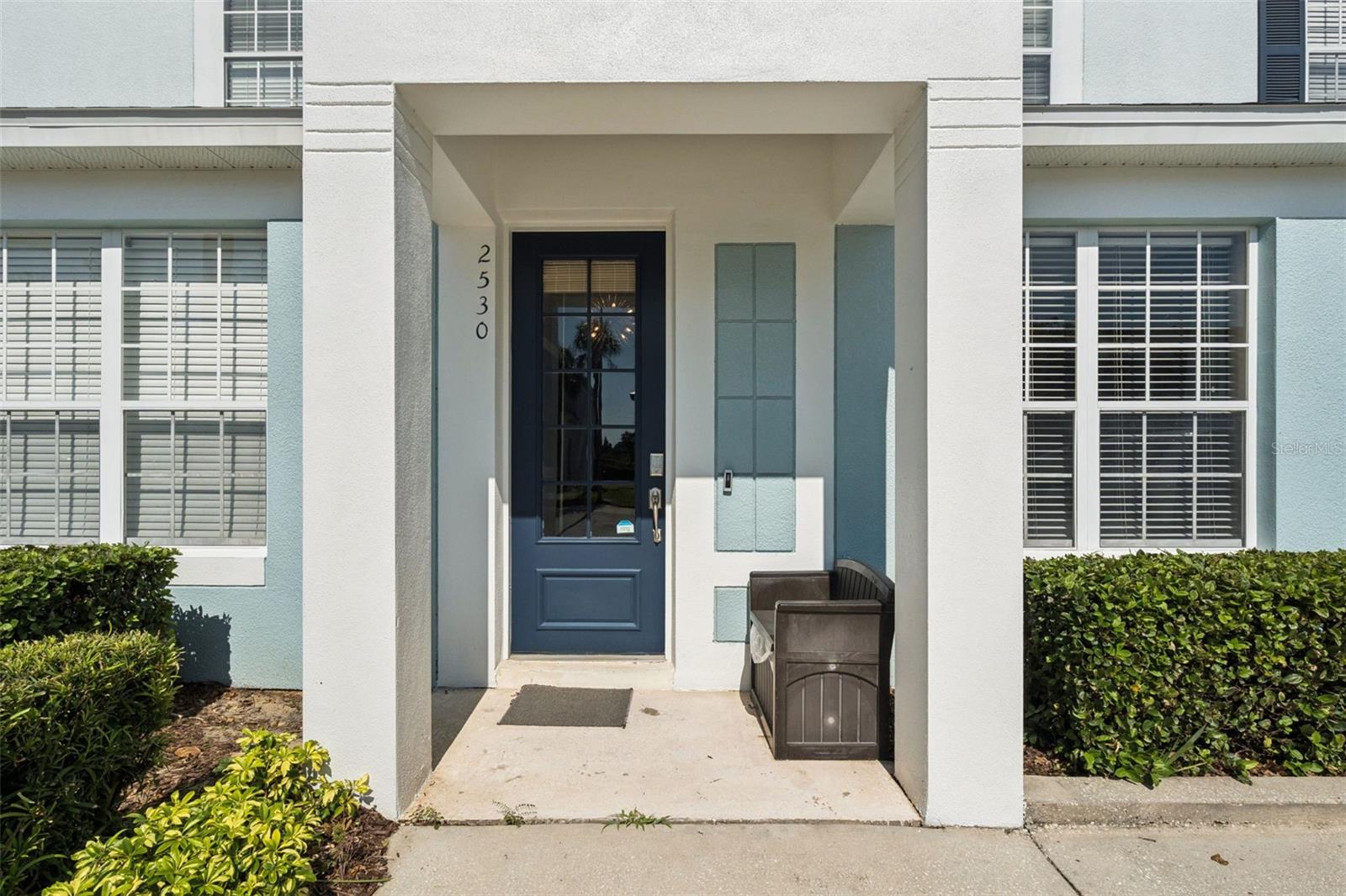 2530 Maneshaw Ln Property Photo 2