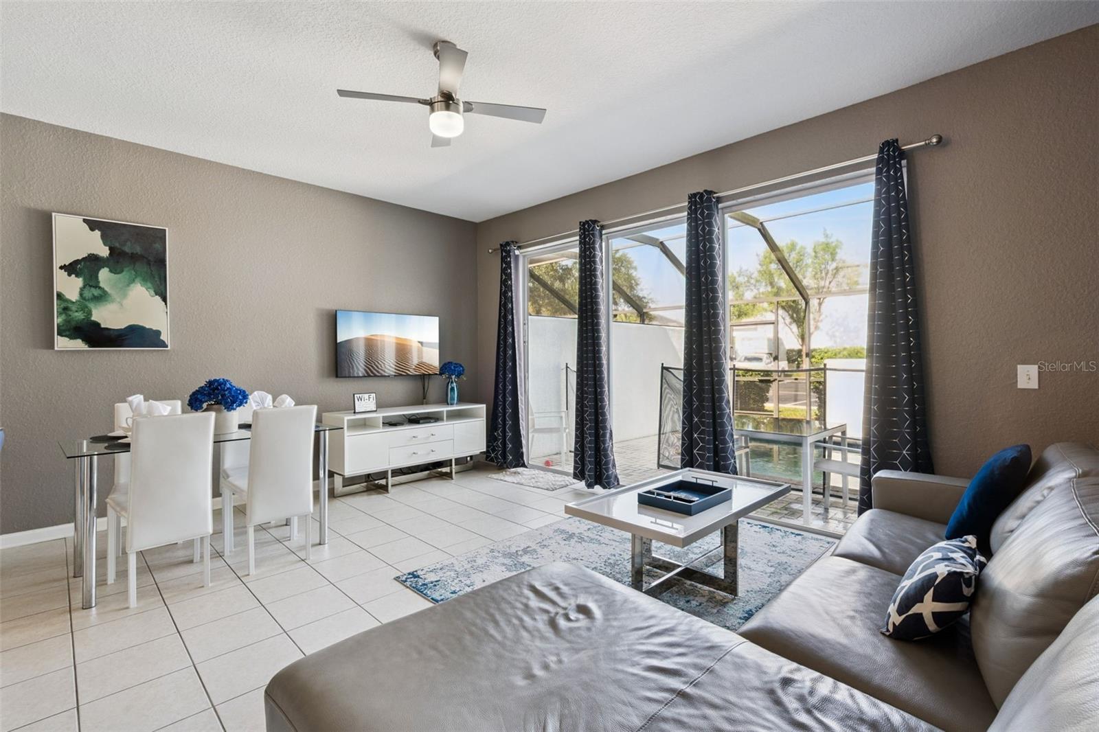 2530 Maneshaw Ln Property Photo 6