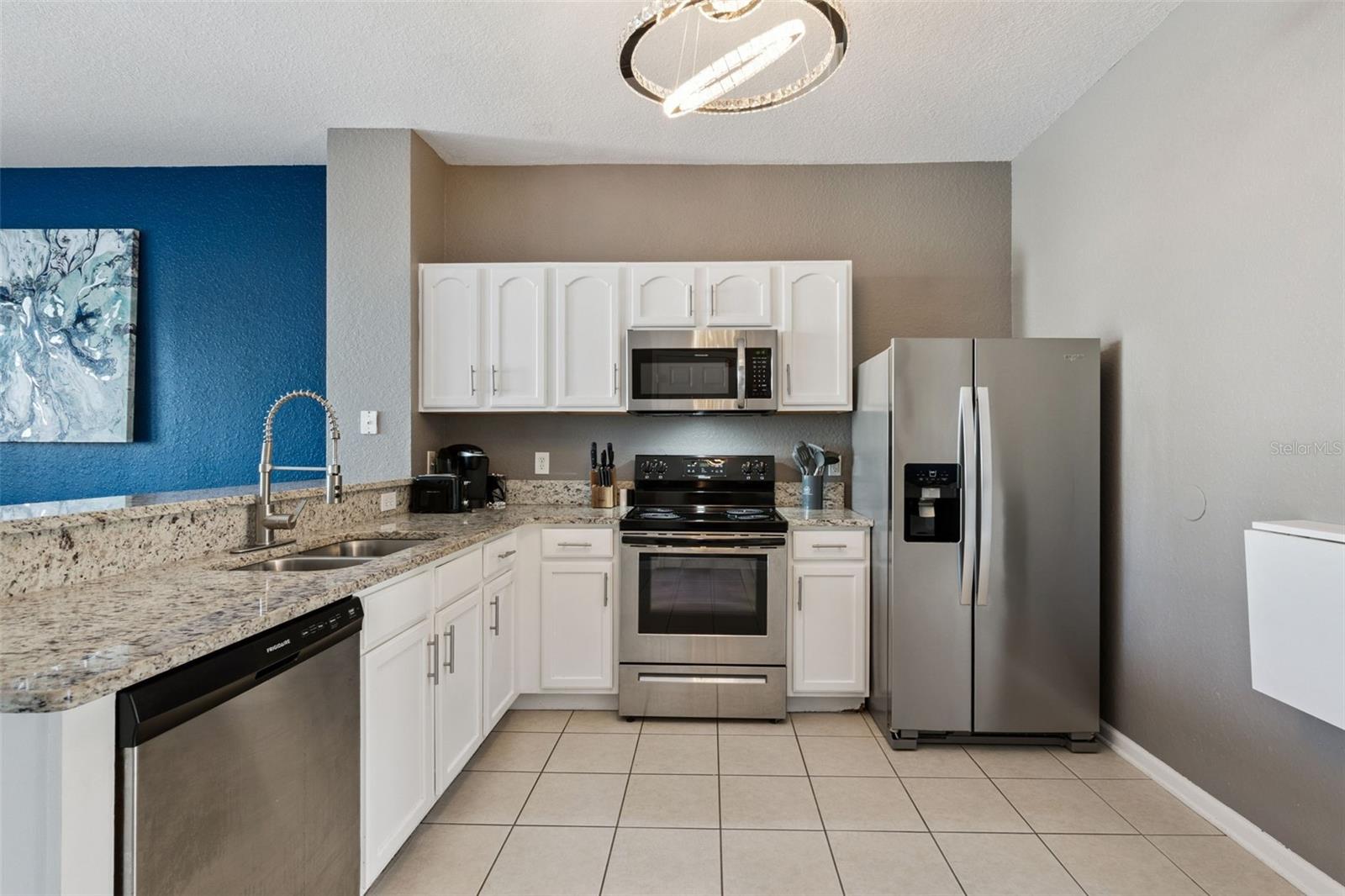 2530 Maneshaw Ln Property Photo 11