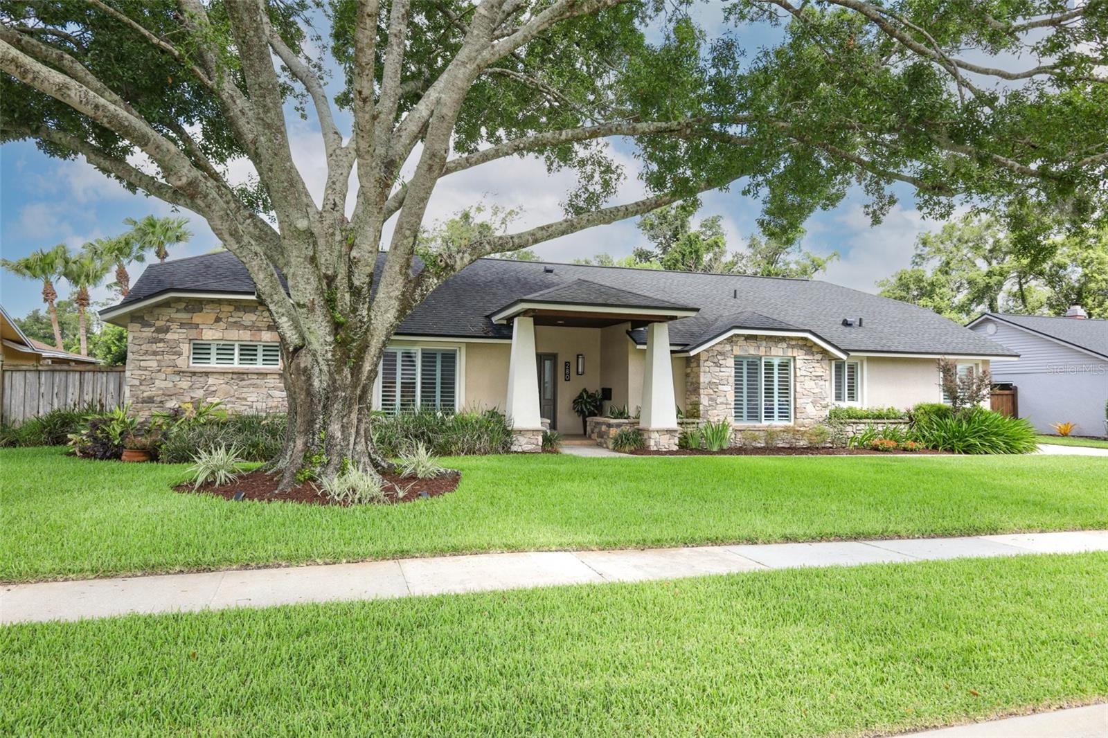 280 W SPRING LAKE DR
