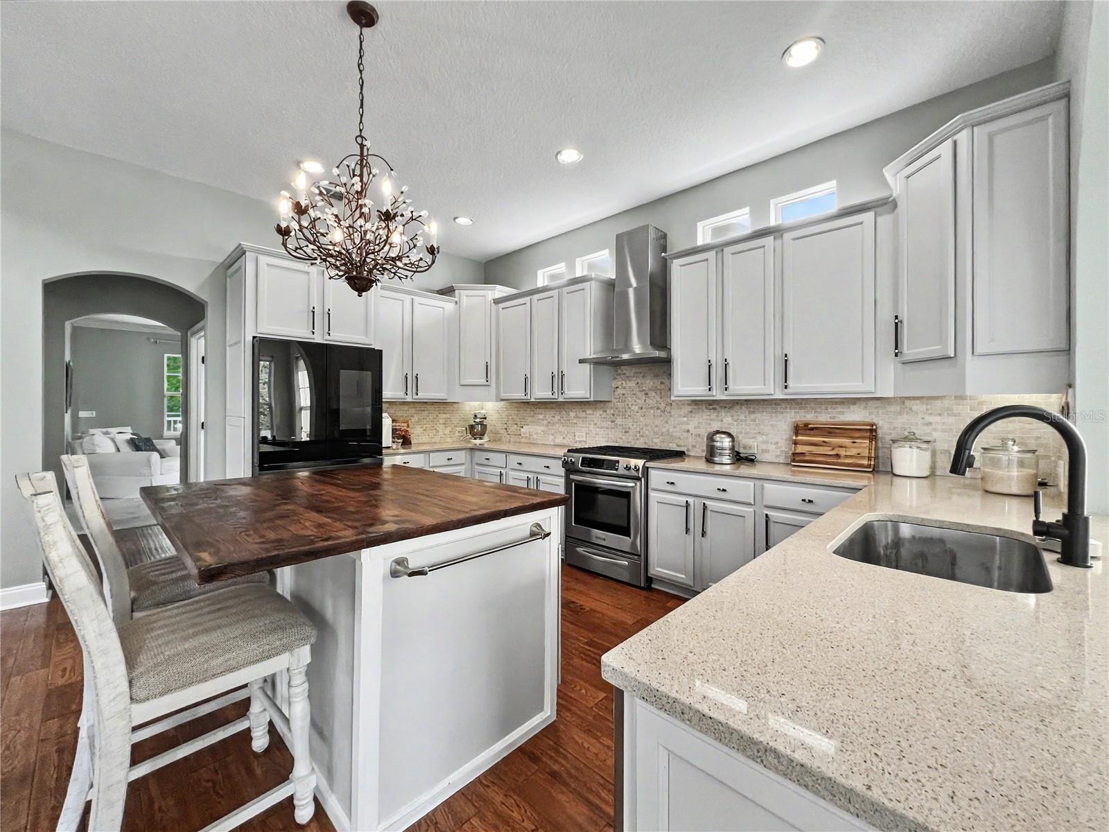 807 Oak Shadows Rd Property Photo 12