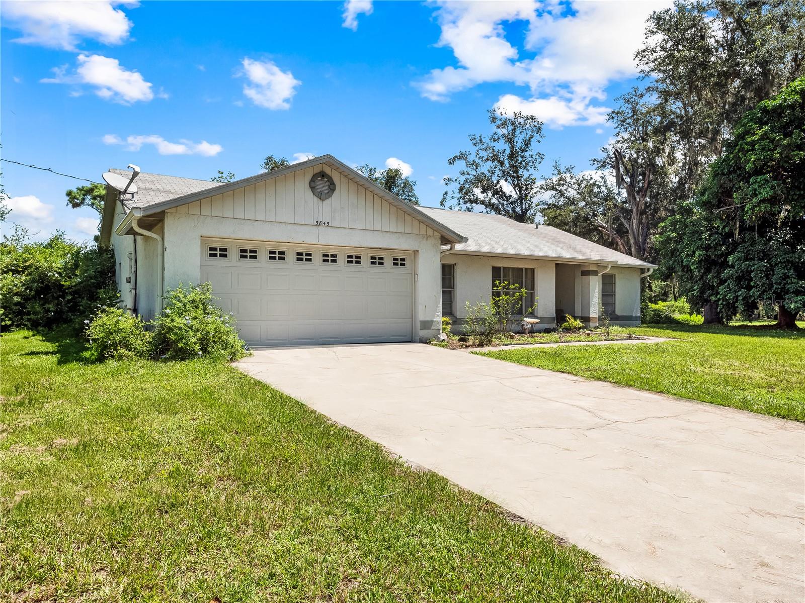 5845 Lake Lizzie Dr Property Photo 3