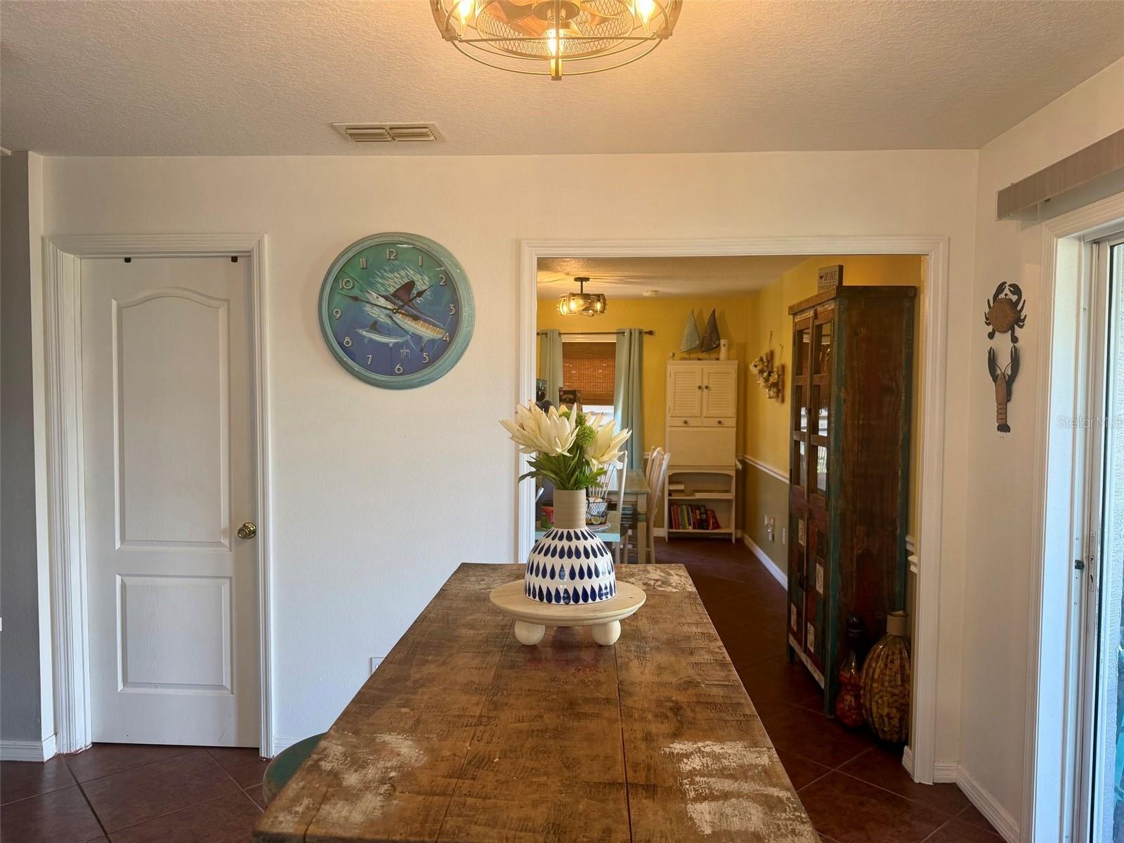 107 Douglas St Property Photo 6
