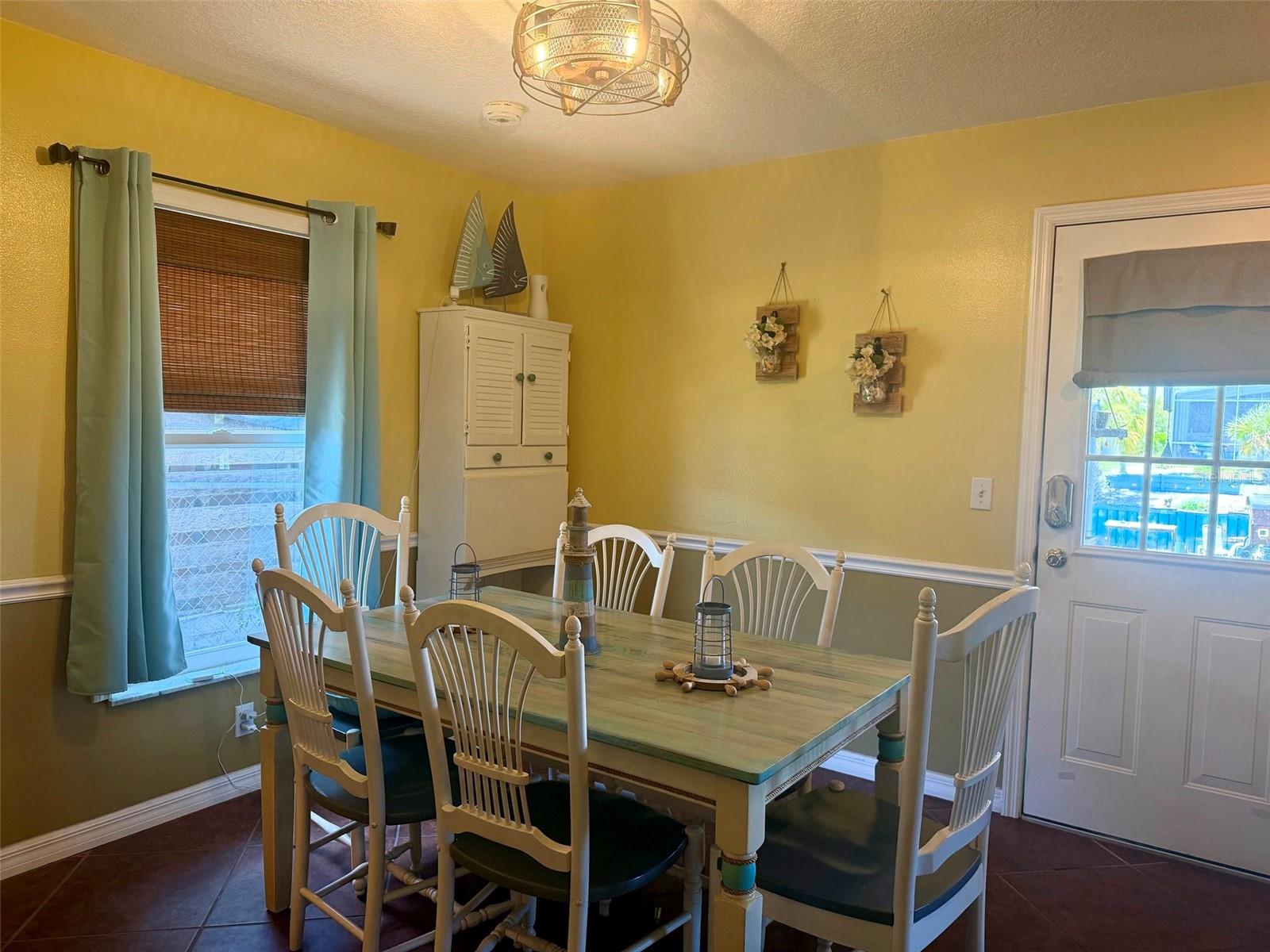 107 Douglas St Property Photo 8
