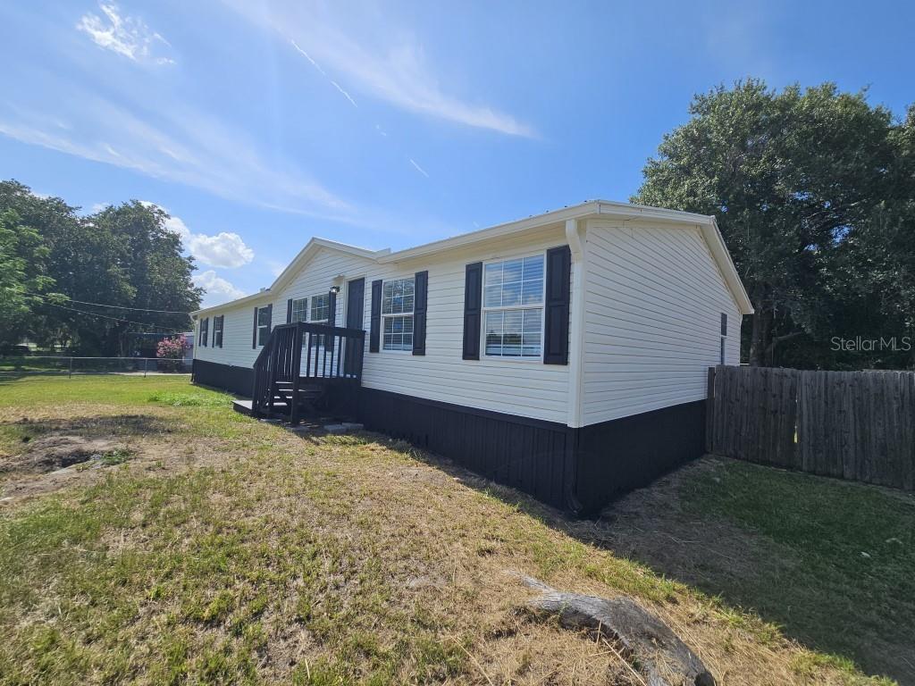 5105 Countryside Ct Property Photo 2