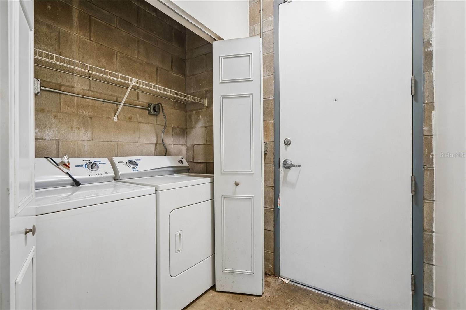 2515 Sw 35th Pl #103 Property Photo 15