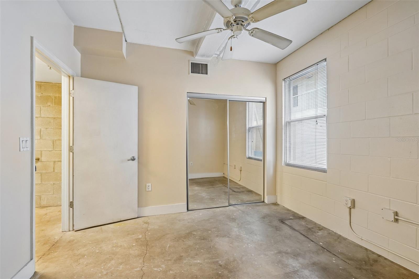 2515 Sw 35th Pl #103 Property Photo 21