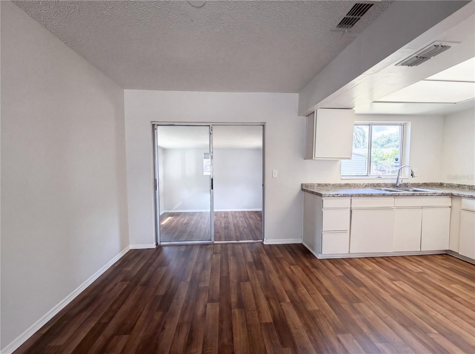 607 33rd Avenue E Property Photo 8