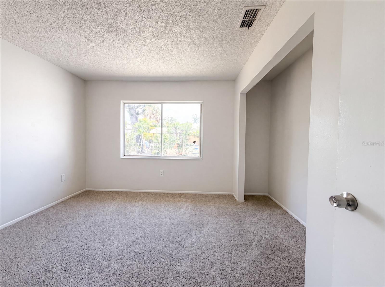 607 33rd Avenue E Property Photo 9