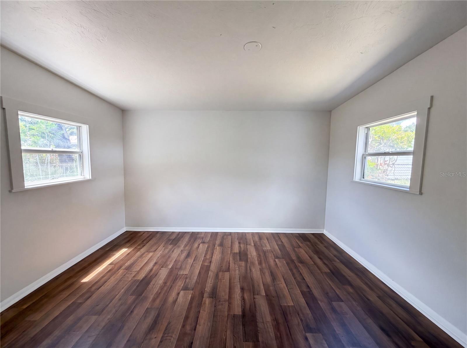 607 33rd Avenue E Property Photo 16