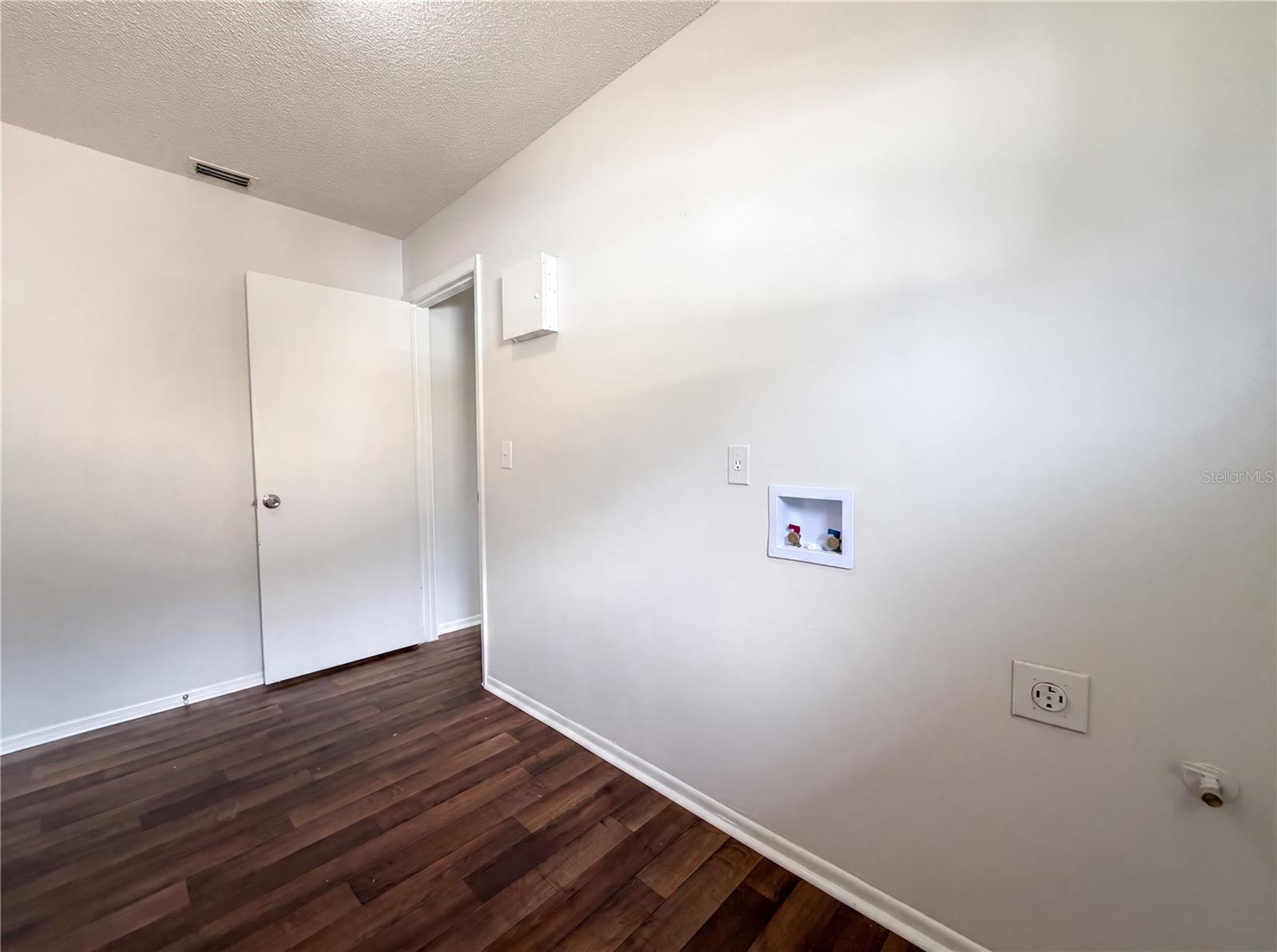 607 33rd Avenue E Property Photo 17