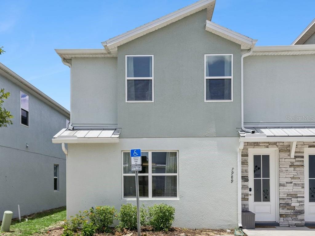7989 Formosa Valley Pl Property Photo 3
