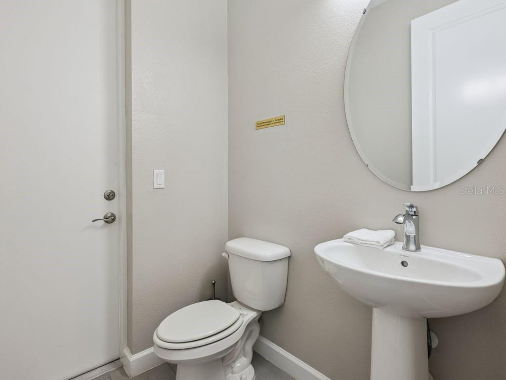 7989 Formosa Valley Pl Property Photo 34