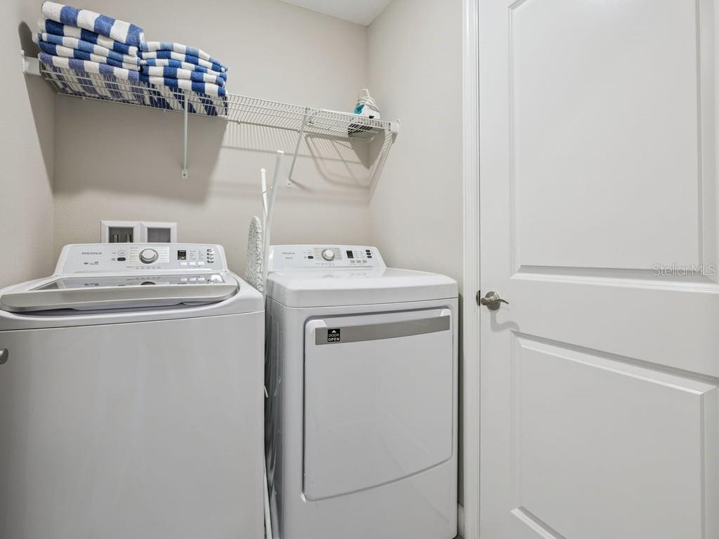 7989 Formosa Valley Pl Property Photo 36