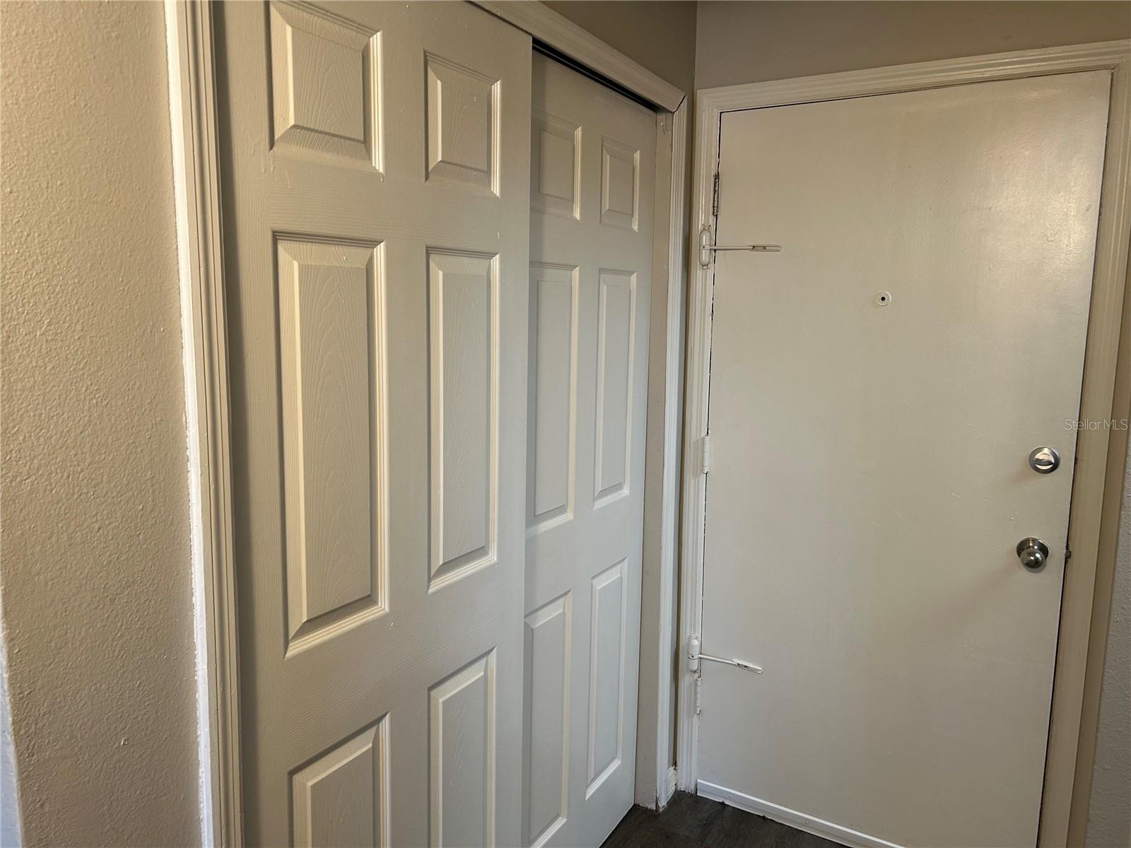 O6421564 Property Photo 5
