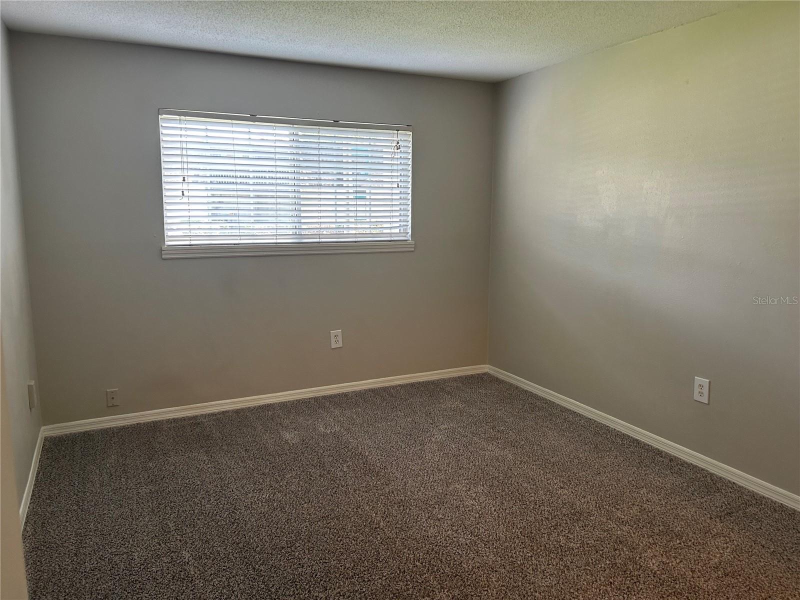 O6421564 Property Photo 9