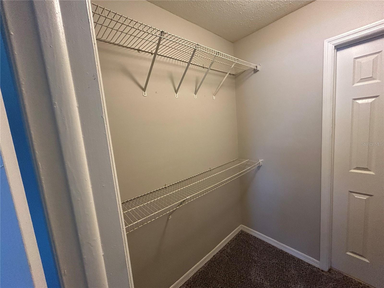 O6421564 Property Photo 12