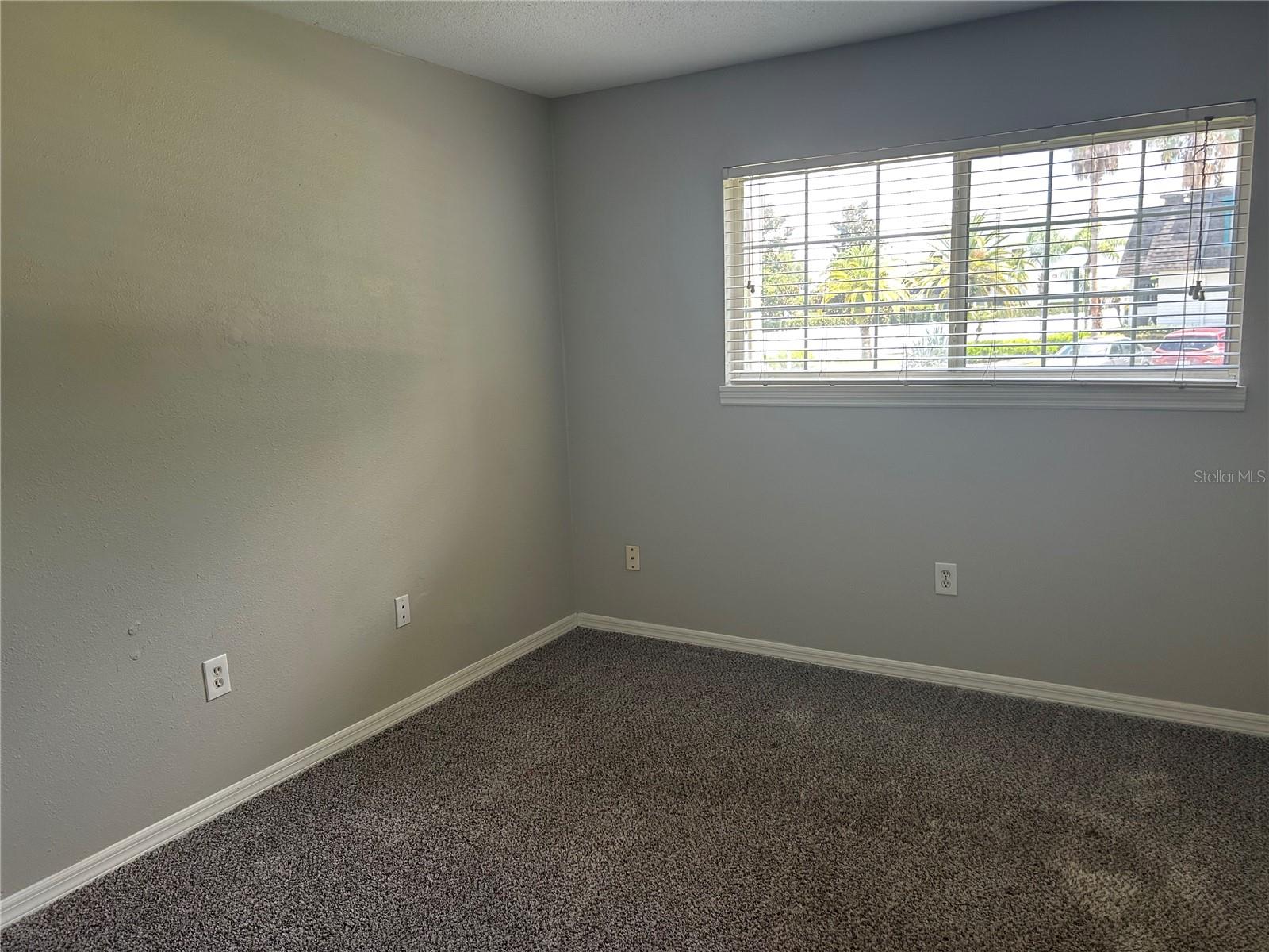 O6421564 Property Photo 13
