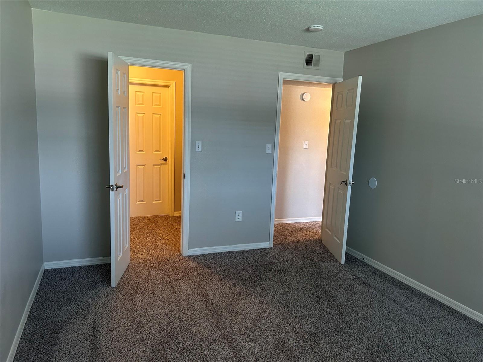 O6421564 Property Photo 14