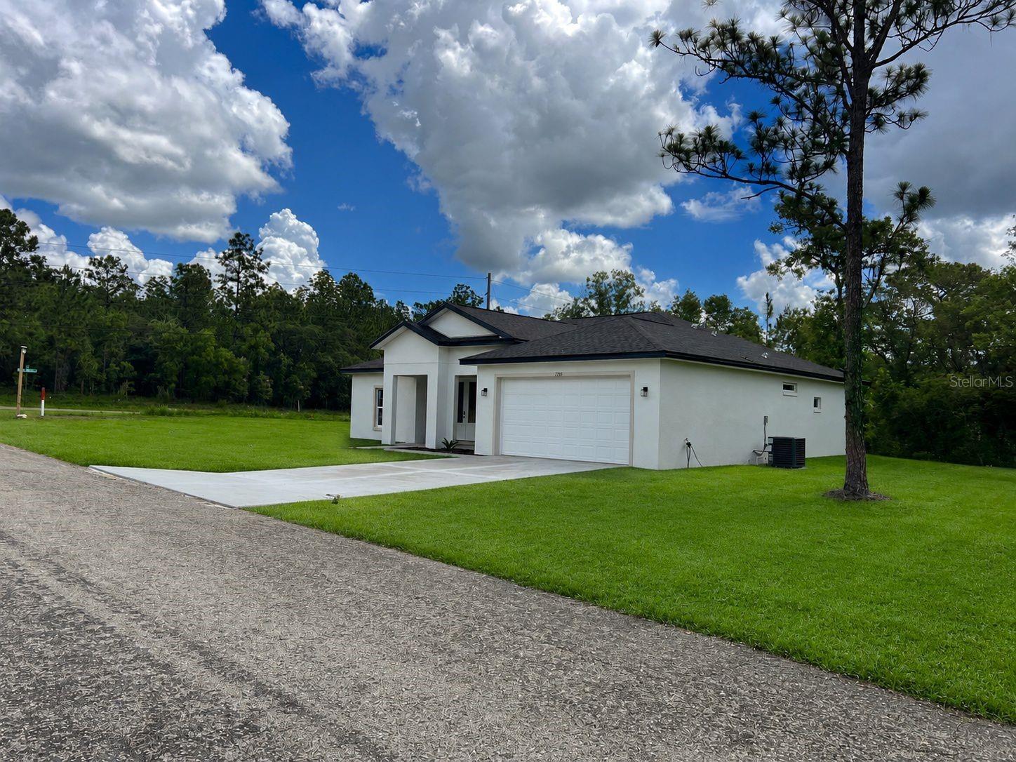 7325 N Galt Pt Property Photo 2